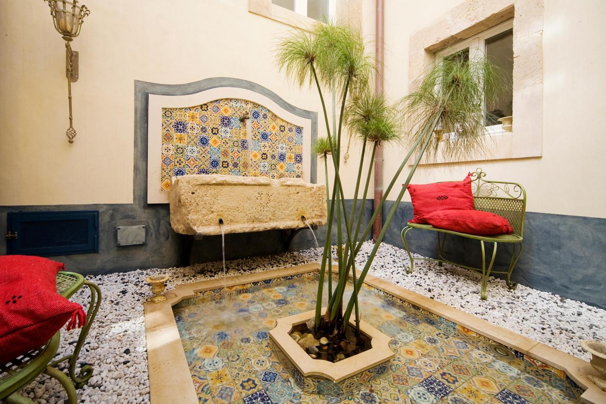 Algila Ortigia Charme Hotel Syracuse Ngoại thất bức ảnh